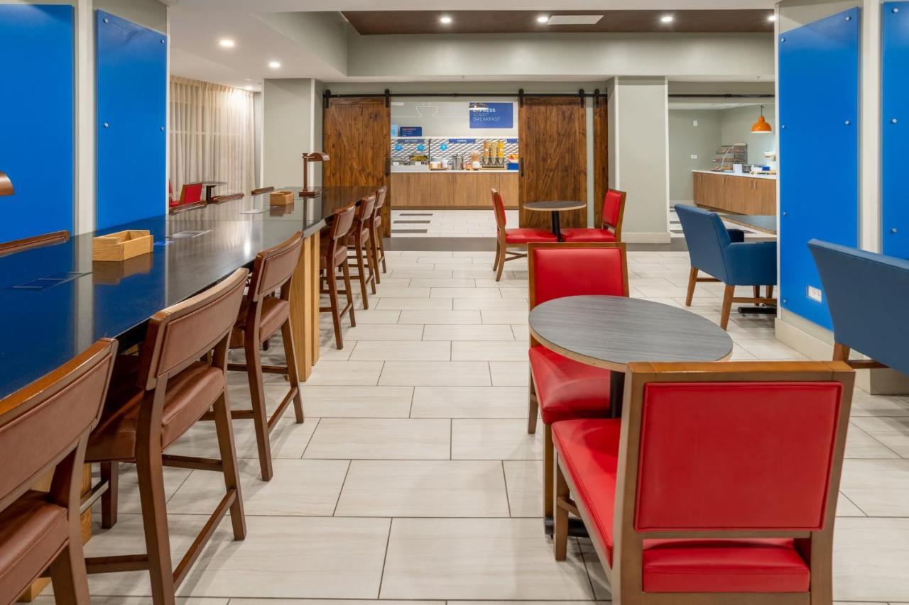 Holiday Inn Express Hotel & Suites Salisbury - Delmar By Ihg Esterno foto