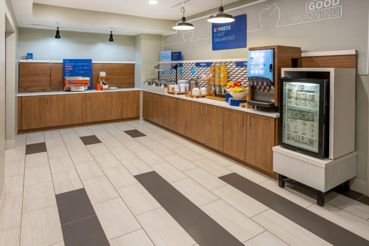 Holiday Inn Express Hotel & Suites Salisbury - Delmar By Ihg Esterno foto