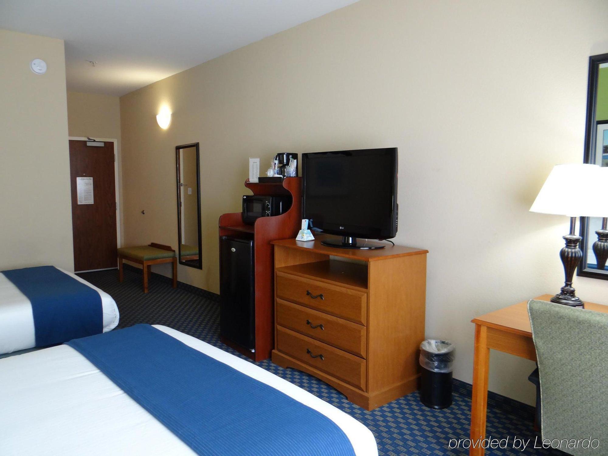 Holiday Inn Express Hotel & Suites Salisbury - Delmar By Ihg Esterno foto